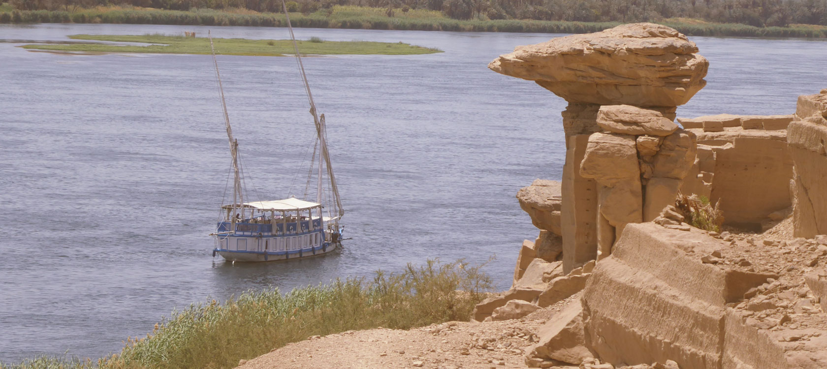 Dahabiya-nile-sailing-boat-landed-02